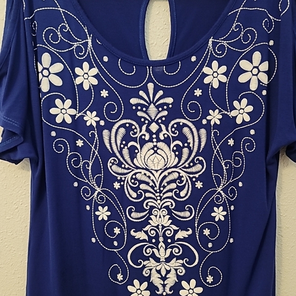 Royal Blue Embroidered Cold Shoulder Top by AGENDA Sz M~ keyhole back - Picture 6 of 11